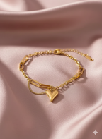 Aurora Gold Heart Link Bracelet – Minimalist Luxury Chain Bracelet | Anti - Tarnish | Xayah